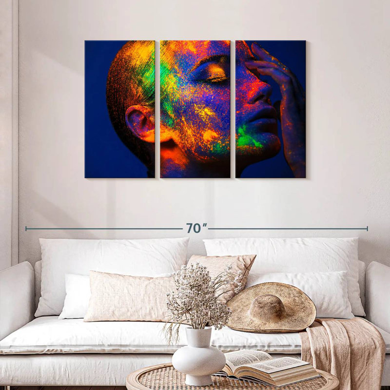 Senne Glowing Beauty, 28" H x 45" W
