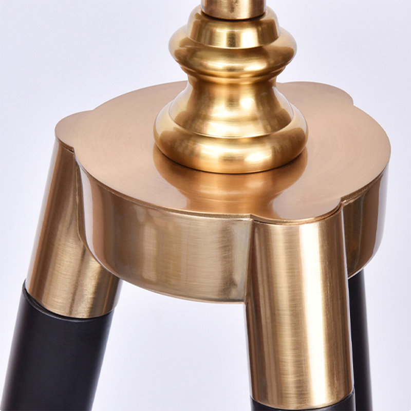 American-style Light Luxury Silent Three-legged Floor Clock