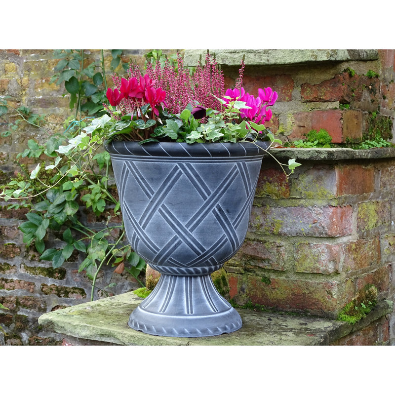 Lattice Urn in Black with White, 35.6 x 35 x 40