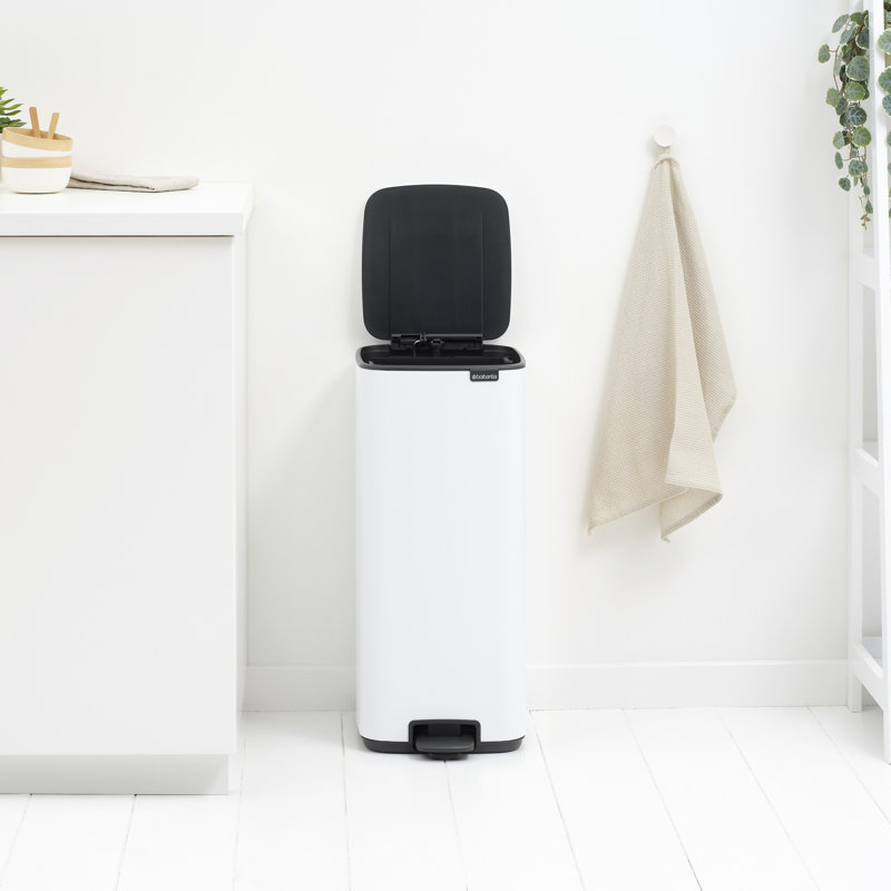 Bo Step On Trash Can, 8 Gallon (30 Liter), White