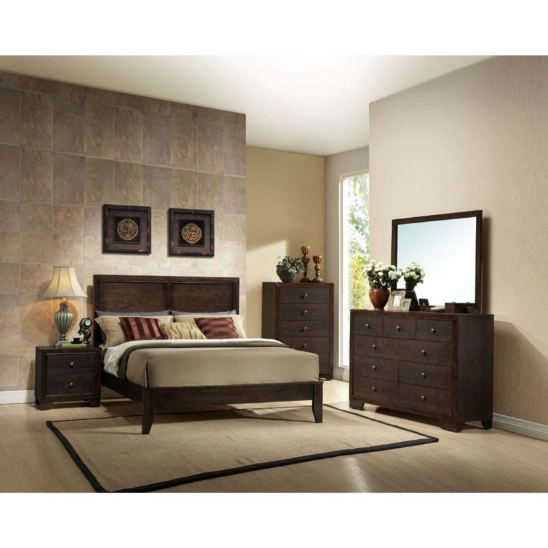 Kyleanthony Standard Bed, Queen, Brown