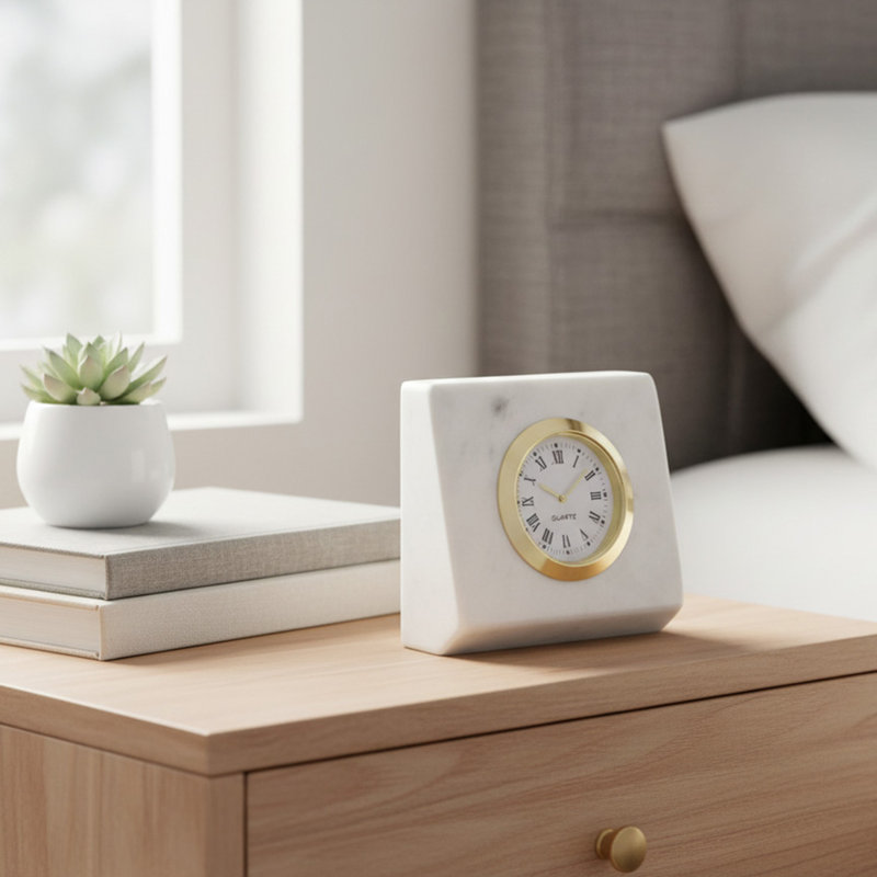 Marbre blanc Marlee Rect. Horloge de table finition nickel