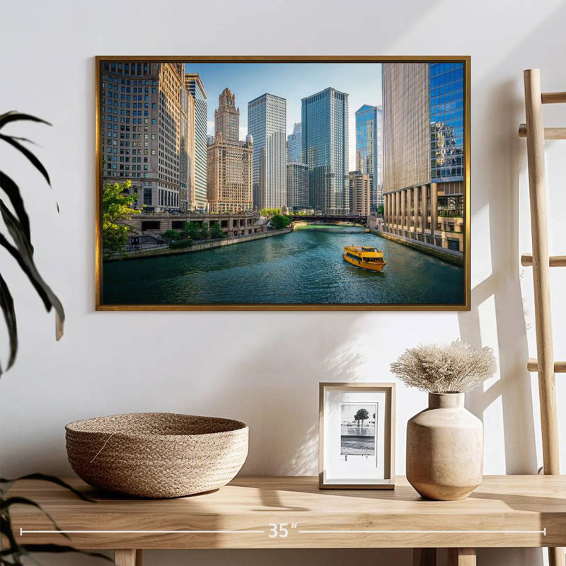 Chicago River Tour Boat, 25 po x 17 po, Cadre flottant doré