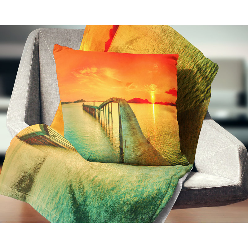 Coussin panoramique coucher de soleil seascape, 18 po x 18 po, Coussin décoratif
