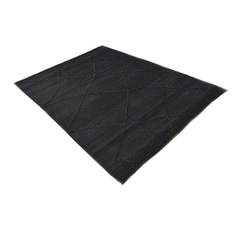Iraheta Black Rug