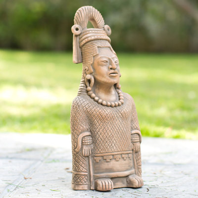 Sculpture de musée Sumaiyah