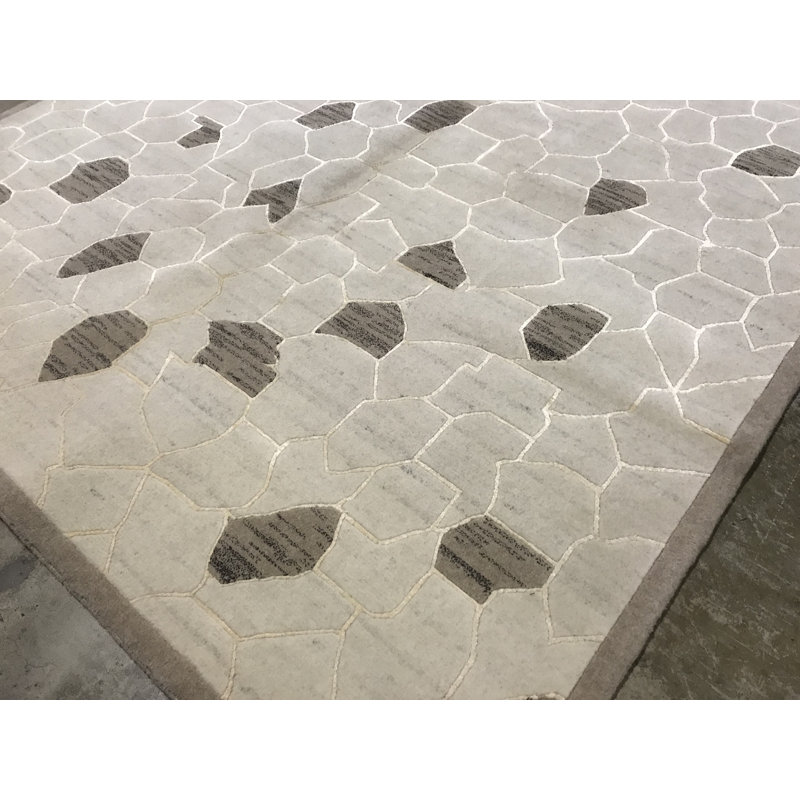 Wool Area Rug in Irovy
