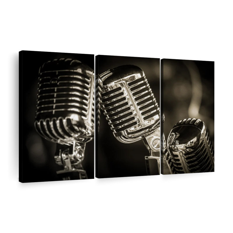 «Three Vintage Microphone» sur toile, H 20 po x l 33 po x P 1,25 po