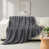 Gris foncé