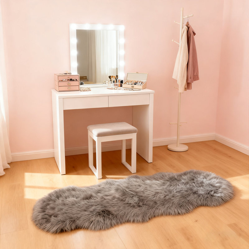 Luxurious Plush Gray Faux Sheepskin Rug, Novelty 2' x 4'