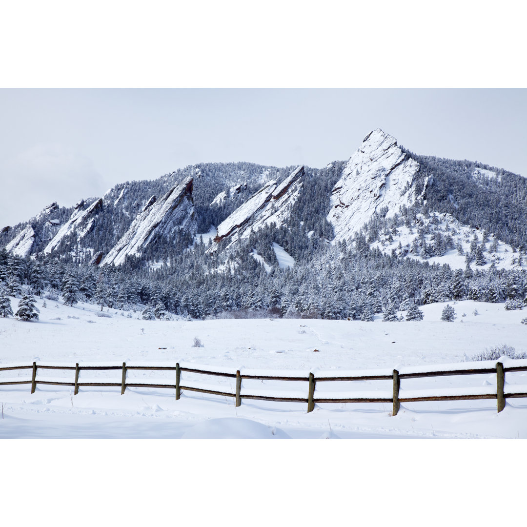 Frühling Schnee auf Flatirons von Beklaus - Leinwandbild