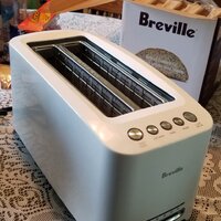 Breville The Lift & Look Plus 4 Slice Toaster White BTA380WHT