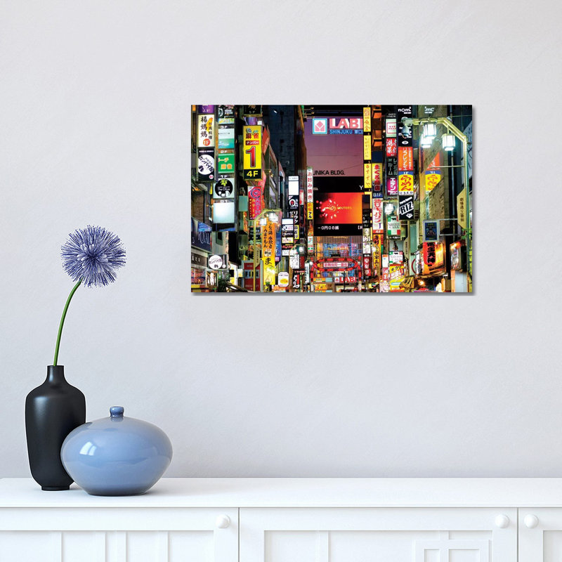 Shinjuku tokyo par Philippe Hugonnard - Photographie sur toile tendue, H 12 po x l 18 po x 1,5 po