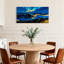 Nautique et plage vagues sous un ciel dramatique-227308247