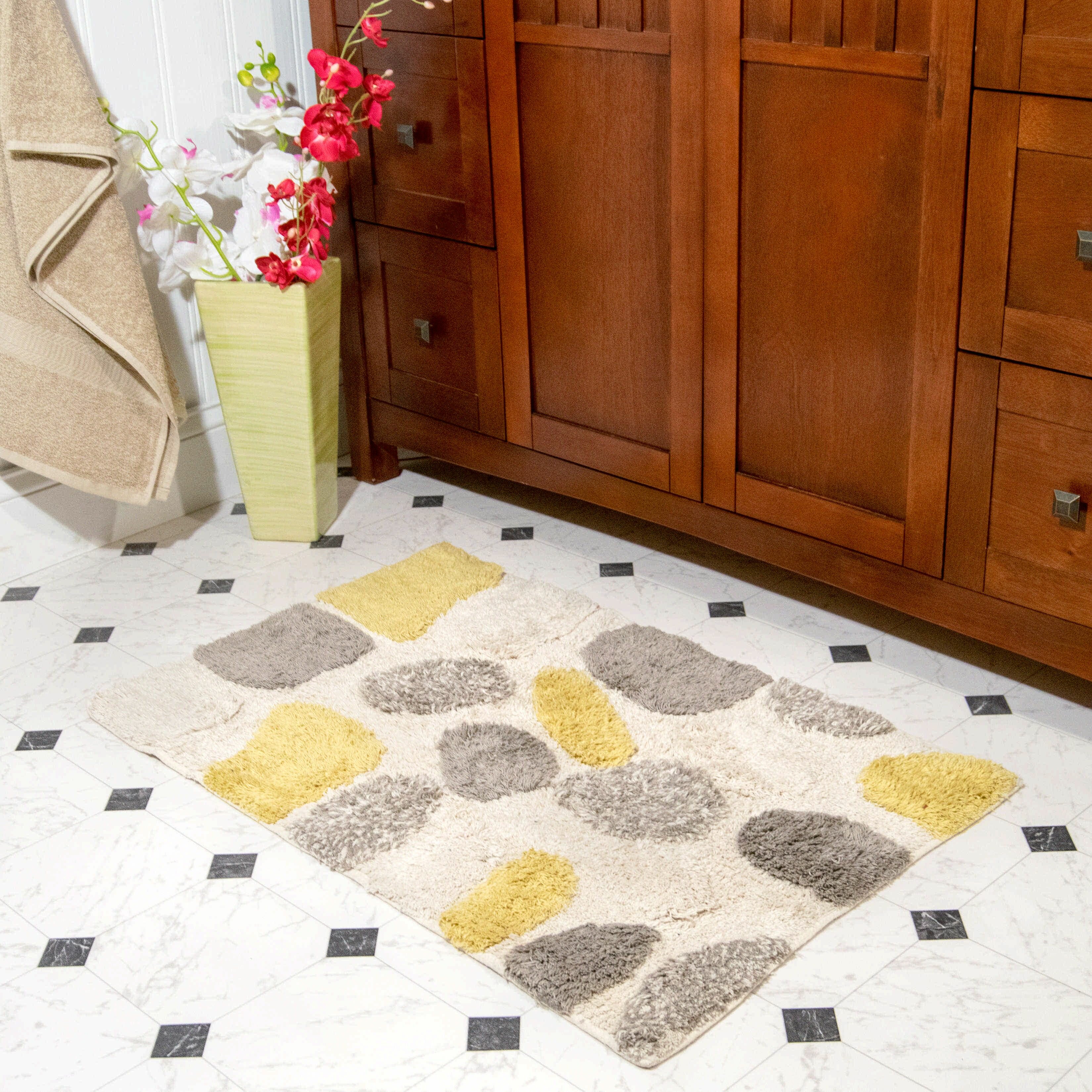 Oval Bubble Bath Mat in Agate Print