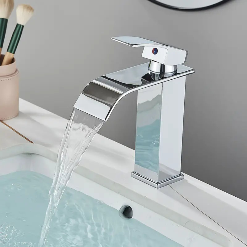 Single-handle Bathroom Faucet, Chrome