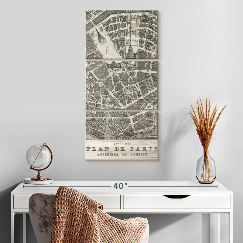 Plan de Paris sur bois, H 32 po x l 15 po