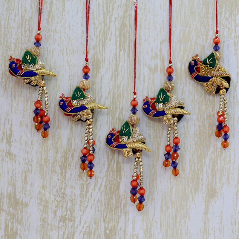 Ornement en forme de noël ornée peacock