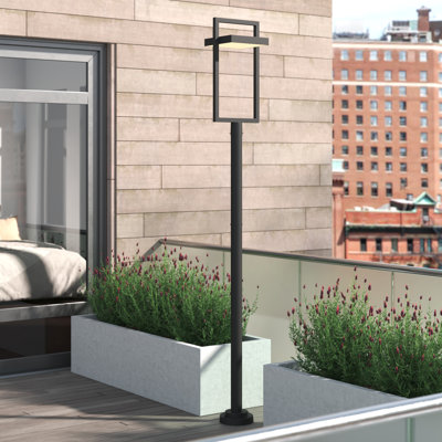 Giddens Lamp Post (Full)