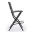 Chaise pliante d'extérieur en osier et tabourets de bar en rotin