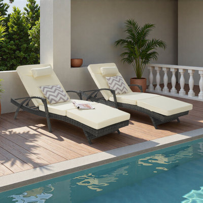 Ensemble de 2 chaises longues d'extérieur en osier avec coussins, chaise longue inclinable en osier