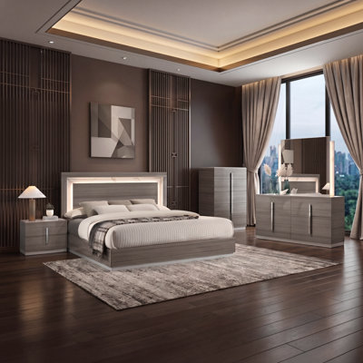 Hutcheson King 5PC Bedroom Set Gray