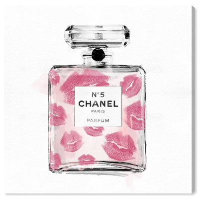 «Fashion and Glam Kiss Classic Number 5 Perfume», impression sur toile