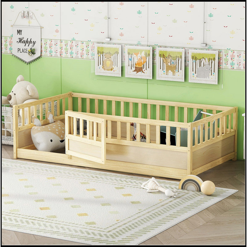 Lit simple au sol avec barrière et porte de haute sécurité, conception en bois Montessori pour la chambre à coucher