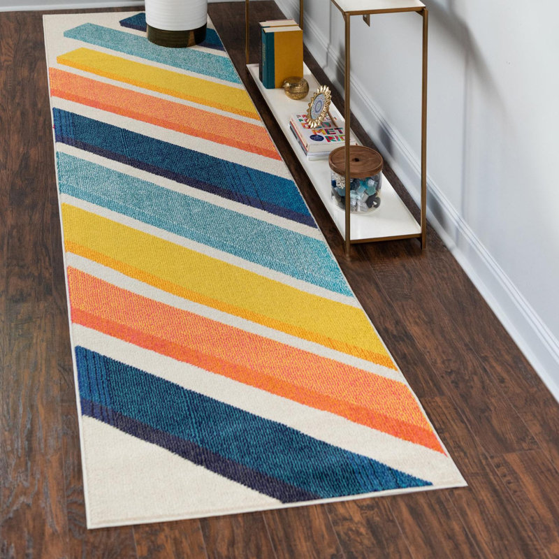 Tapis beige à motif géométrique Gostkowski, Tapis de couloir 2 pi 7 po x 10 pi