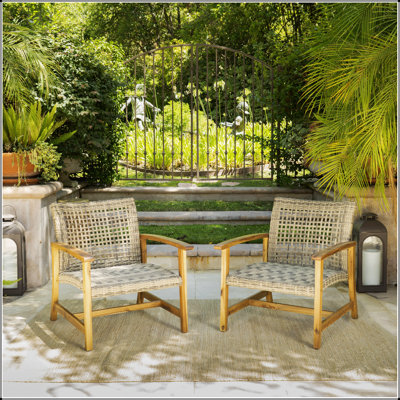 Élégants fauteuils club d'extérieur en bois et en osier Hampton, durables et résistants aux intempéries pour le patio et le jardin