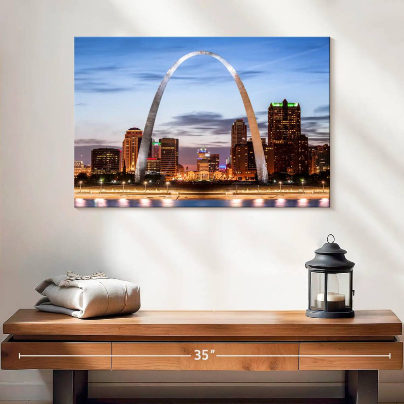 Iconic Gateway Arch, 16" H x 24" W