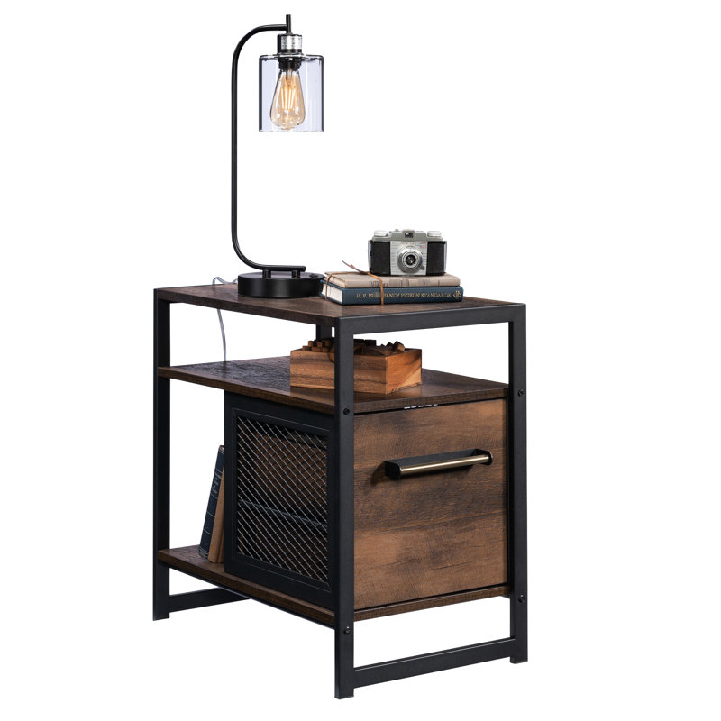 Table d'appoint, table de chevet, brun, tiroir, chambre à coucher, style industriel, glissières en métal, butées, conception compacte, finition chêne chaud, tablette inférieure ouverte, bois d'ingénierie compact,