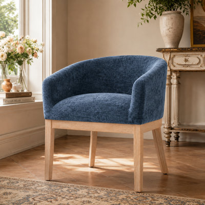 Chaise de salle à manger Ellvorn de style moderne du milieu du siècle, en lin, avec accoudoirs, revêtement en lin, structure en bois d'hévéa naturel, pieds incurvés et patins anti-rayures.