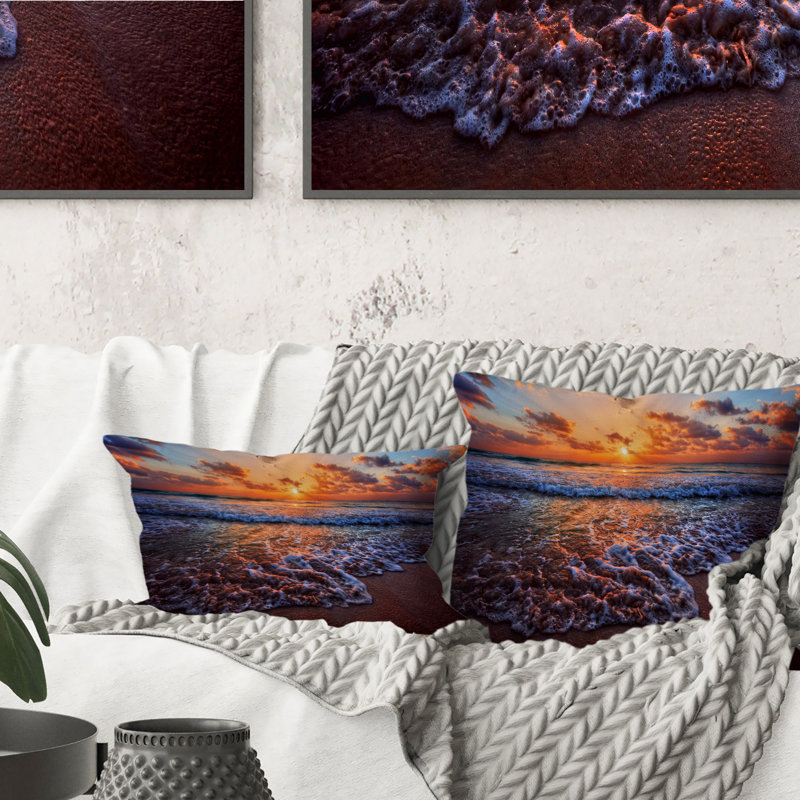 Coussin Placid Shore And Whimsical Clouds - 1 Nautical & Coastal