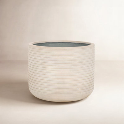 Norah 23" Pot Planter