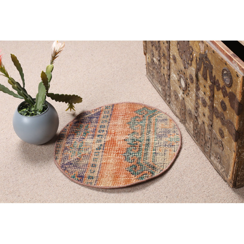 Stunning Small Round Turkish Oushak Rug Ideal For A Welcoming Entry Or Front Door