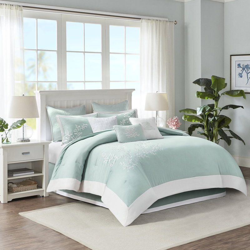 Oversized Comforter In King With Cotton Embroidery Border Bedding For