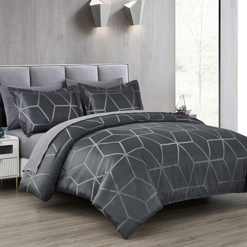 Gray Geometric Microfiber Queen Bed in a Bag Set