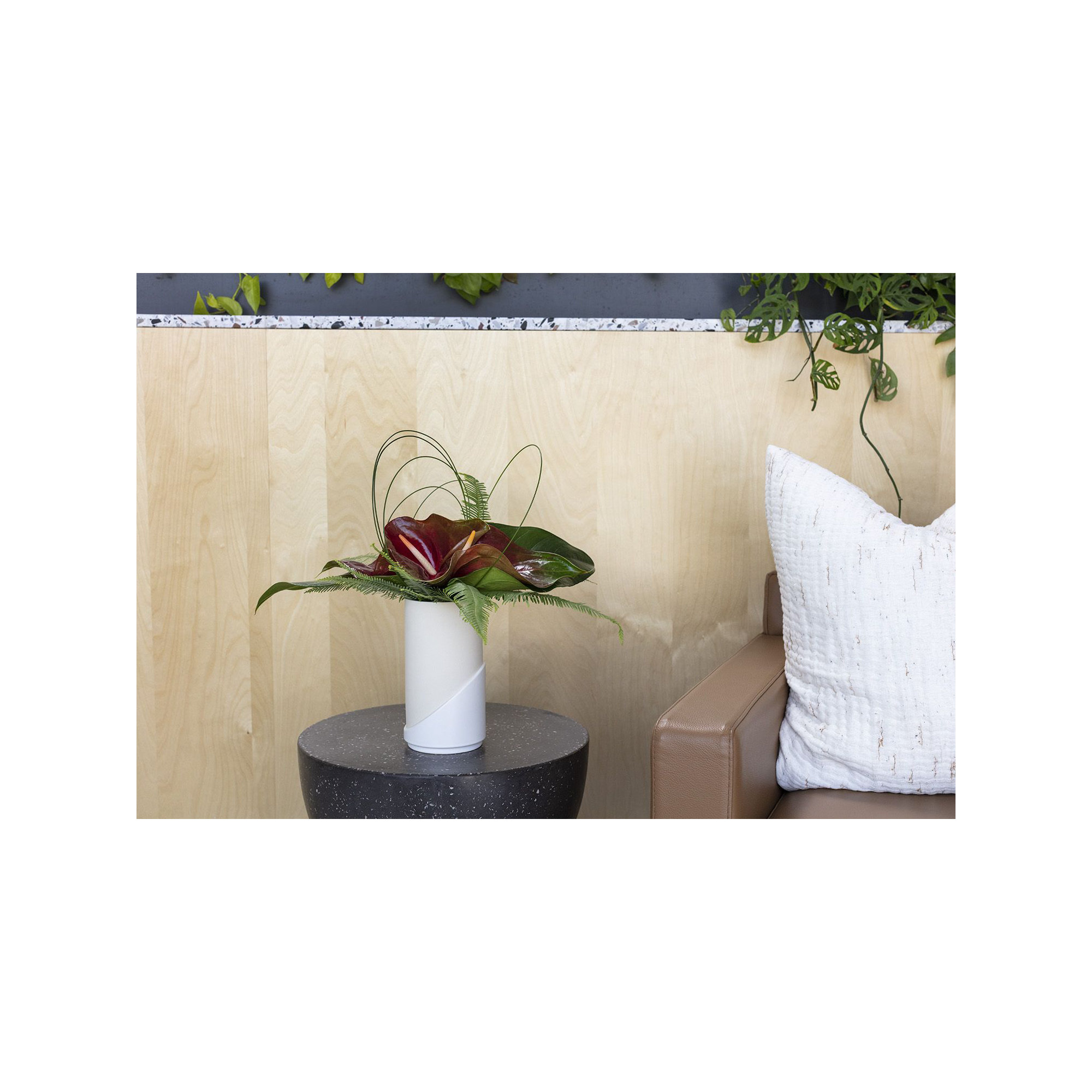 Arloe 7.75'' Handmade Ceramic Table Vase