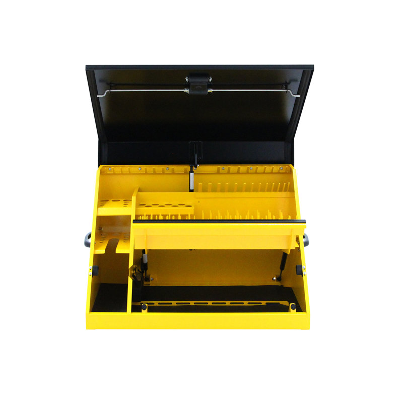 Boîte à outils triangulaire 30 po x 15 po DeWalt (acier, noir), Jaune / noir
