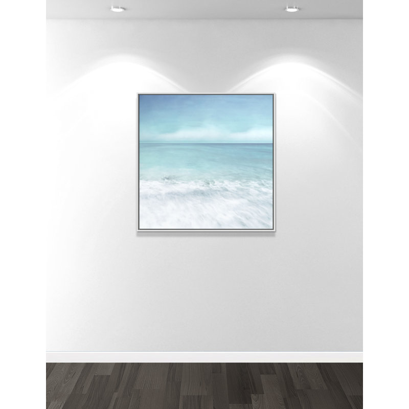 «Tranquil Ocean Waves Beach I» par Christine Zalewski, L 37,5 po x H 37,5 po, Toile avec cadre, White Floater