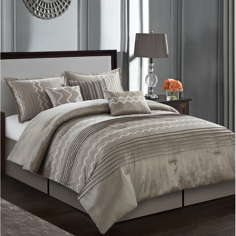Termon Comforter Set, Queen Comforter + 6 Additional Pieces