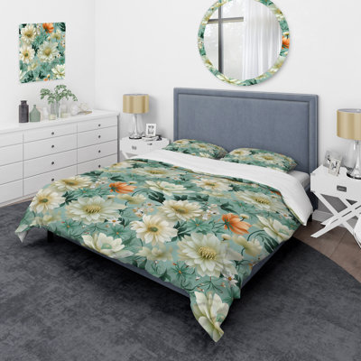 Design Art Mint Poppies Motifs - Floral Duvet Cover Set - Microfiber Polyester In White;green