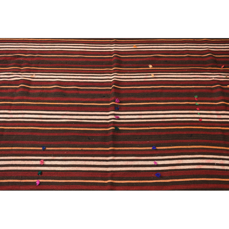 Kilim turc rayé à la main en brun et rouge pour un grand salon ou un espace bohème offrant une touche décorative rétro