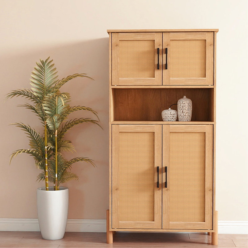 Armoire de rangement Mid-Century tissée à 4 portes avec tablettes réglables. Idéal pour les essentiels de salle à manger et le désordre du salon. Quatre structures amplement d'espace dans les portes Design Good Articles Decor. Équilibre