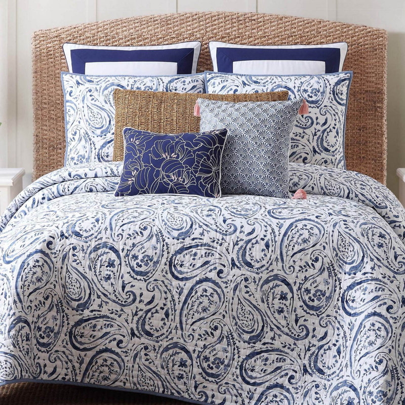 White Cotton Twin Quilt Set with Paisley Print
