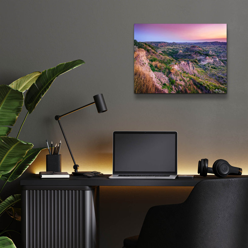 Art mural en verre Latitude Run «Morning At Painted Canyon» par Rick Berk, H 12 po x l 16 po x P 0,13 po