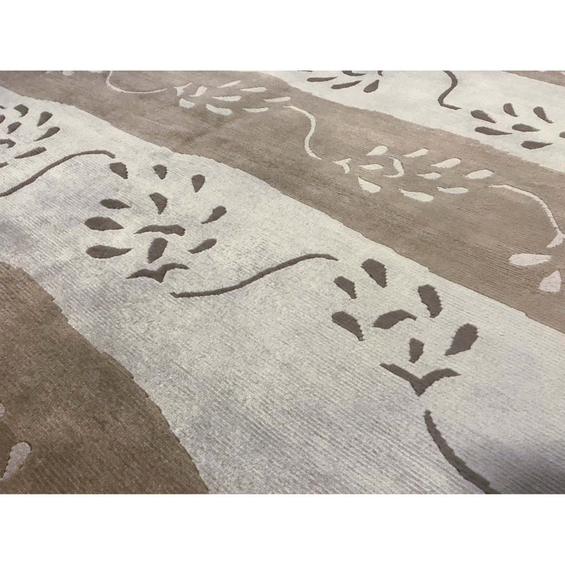 Hand-Knotted High-Quality Beige Area Rug