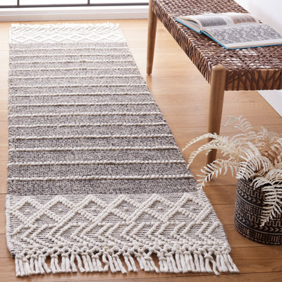 Tenafly Hand Loomed Wool/Cotton Southwestern Rug in Black/Ivory