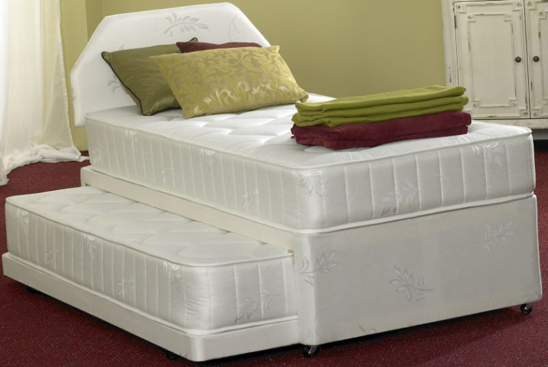 Julius Solid Wood Daybed with Trundle and Mattress